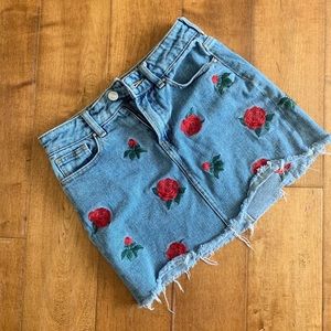 PacSun rose embroidered jean skirt